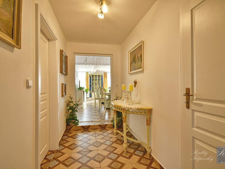 Prodej domu, 221 m² (6 z 41)