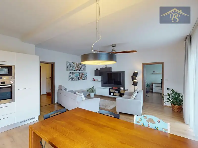 Prodej rodinného domu 186 m², pozemek 438 m², Líbeznice – náhled fotky 2