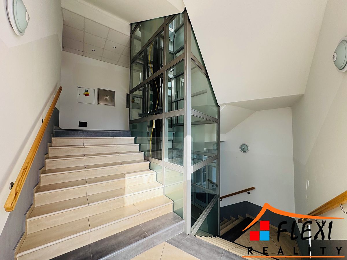 Pronájem kanceláře 83 m² – fotografie 3