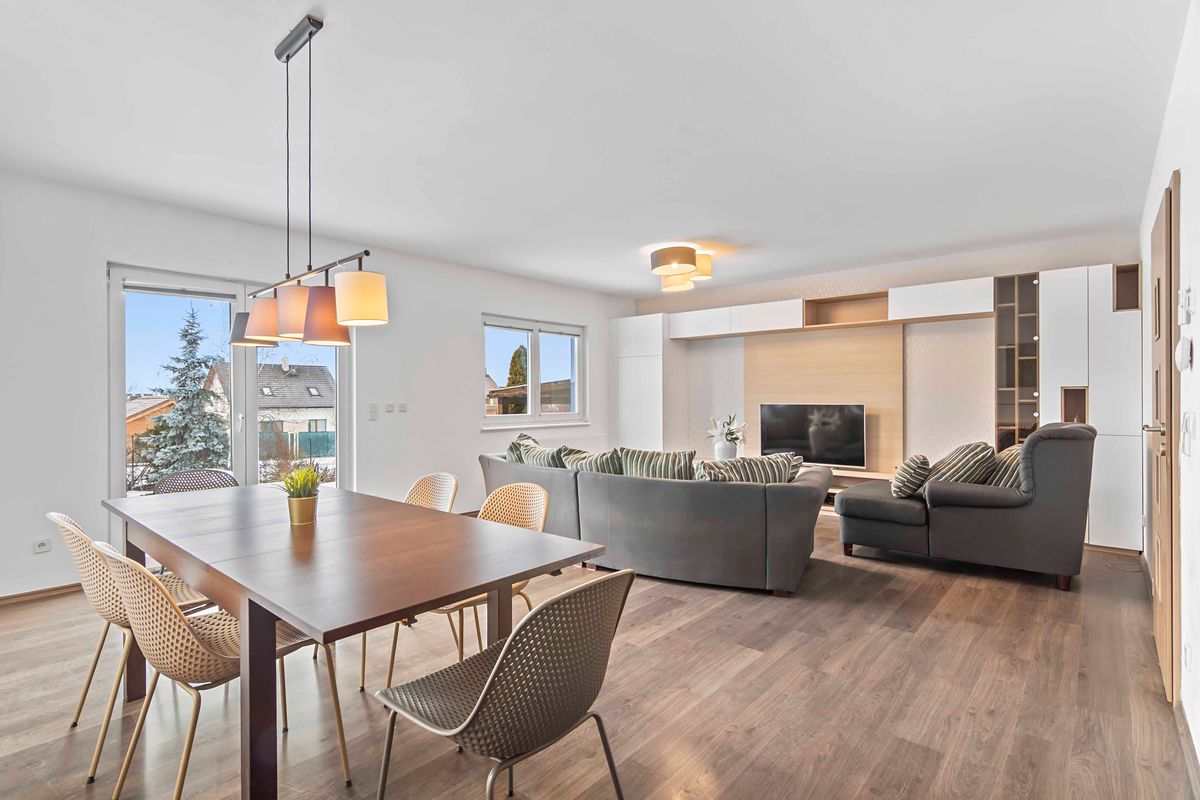 Prodej rodinného domu 131 m², pozemek 726 m² – fotografie 3