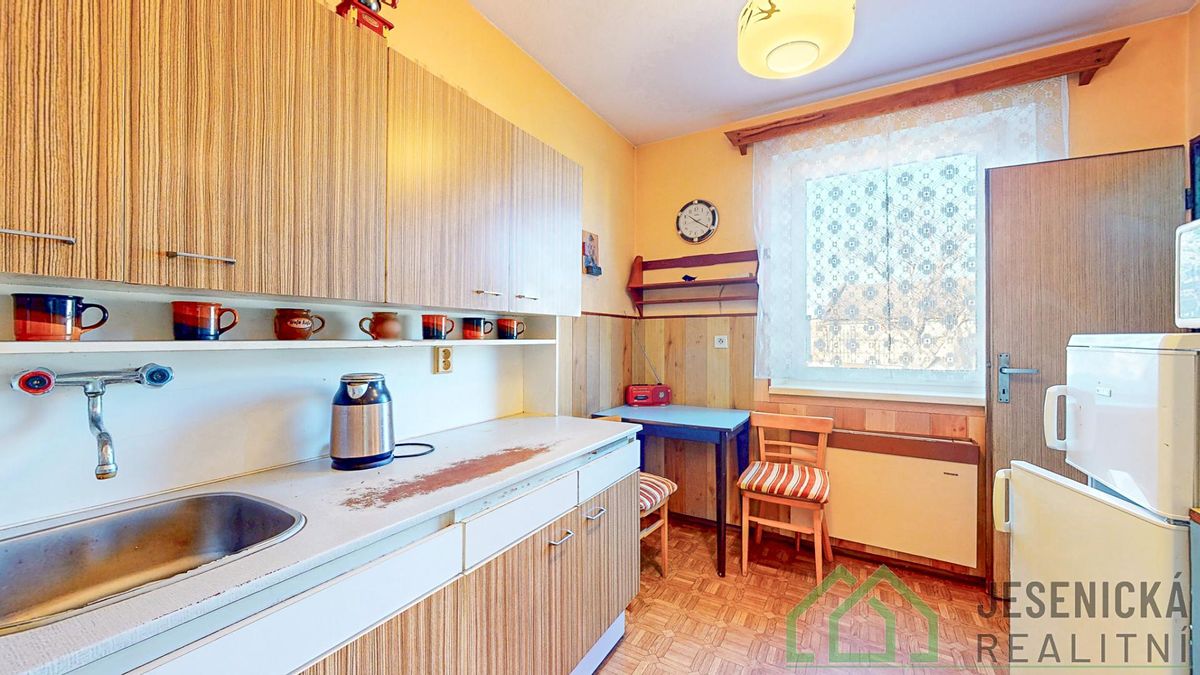 Prodej rodinného domu 269 m², pozemek 702 m² – fotografie 3
