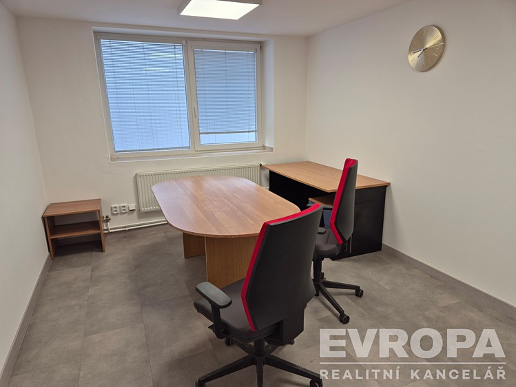 Pronájem komerčního prostoru, 8 400 m² (15 z 16)