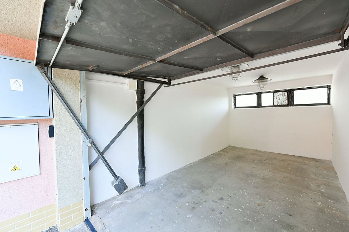 Pronájem garáže 16 m² – fotografie 3