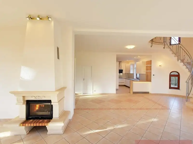 Pronájem rodinného domu 243 m², pozemek 328 m², Praha – náhled fotky 2