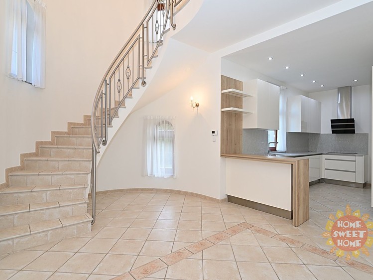 Haus zur Miete, 243 m² (5 von 28)