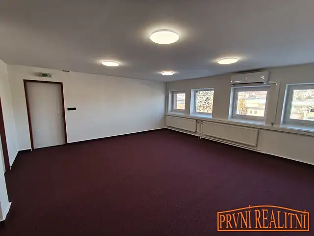 Pronájem kanceláře 69 m², Uherský Brod – náhled fotky 2