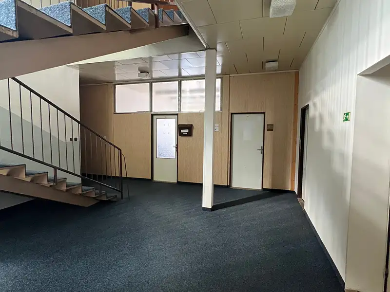 Pronájem kanceláře 18 m², Hradec Králové – náhled fotky 3