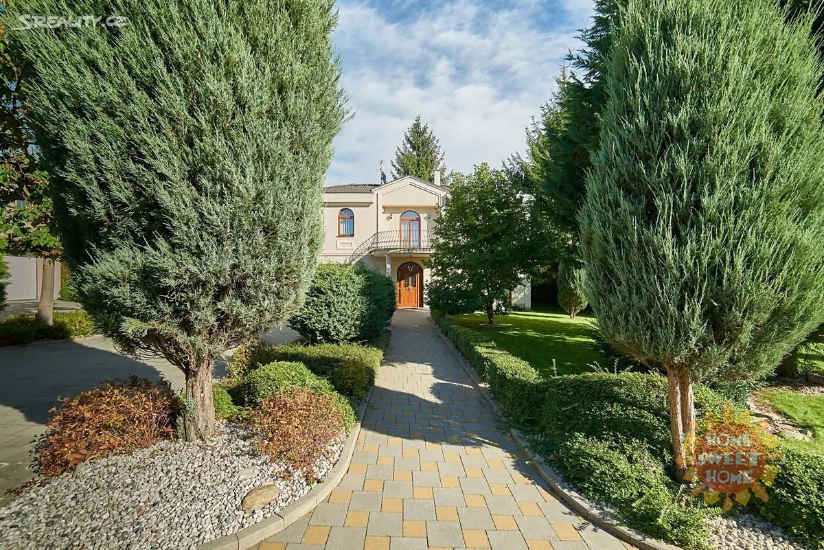 Pronájem vily 243 m², pozemek 380 m², Praha
