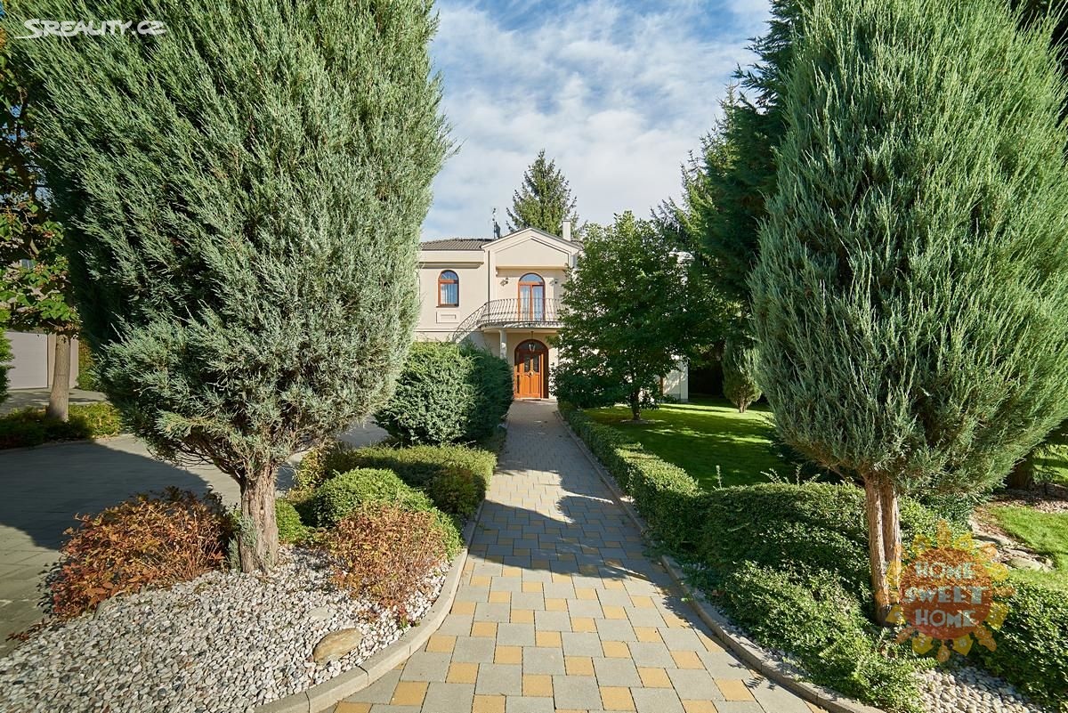Pronájem  vily 243 m², pozemek 380 m², Praha