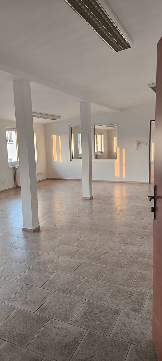 Pronájem kanceláře 103 m² – fotografie 2