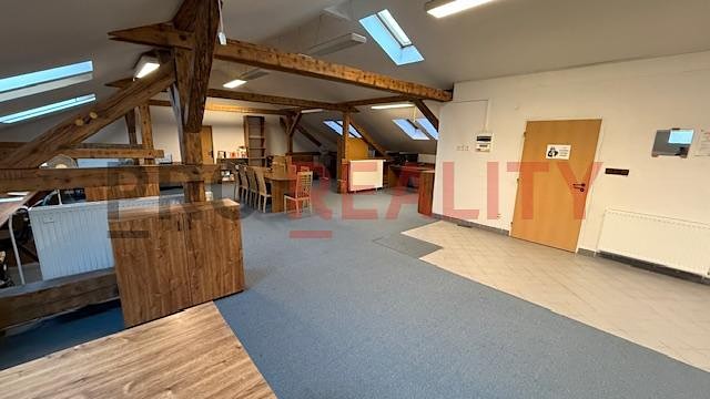 Комерційне приміщення в оренду, 200 м² (2 з 10)