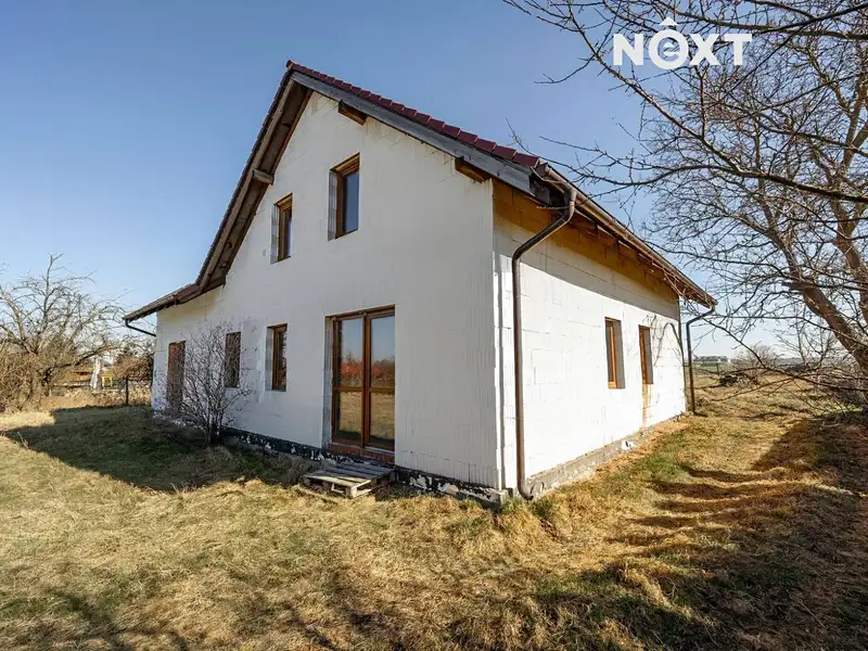Prodej rodinného domu 252 m², pozemek 2968 m², Smilovice – náhled fotky 1
