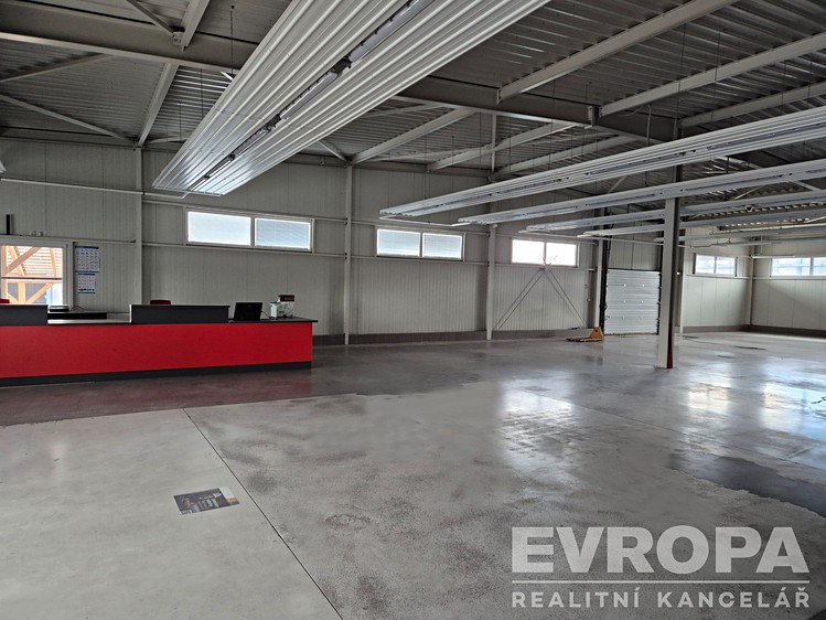 Pronájem komerčního prostoru, 8 400 m² (16 z 16)