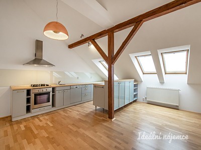 Pronájem bytu 3+kk 82 m²