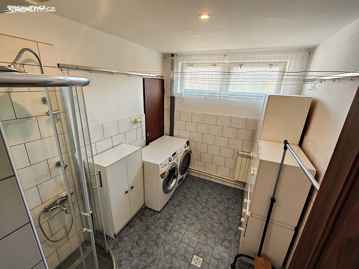 Prodej rodinného domu 191 m², pozemek 1228 m² – pohled 5
