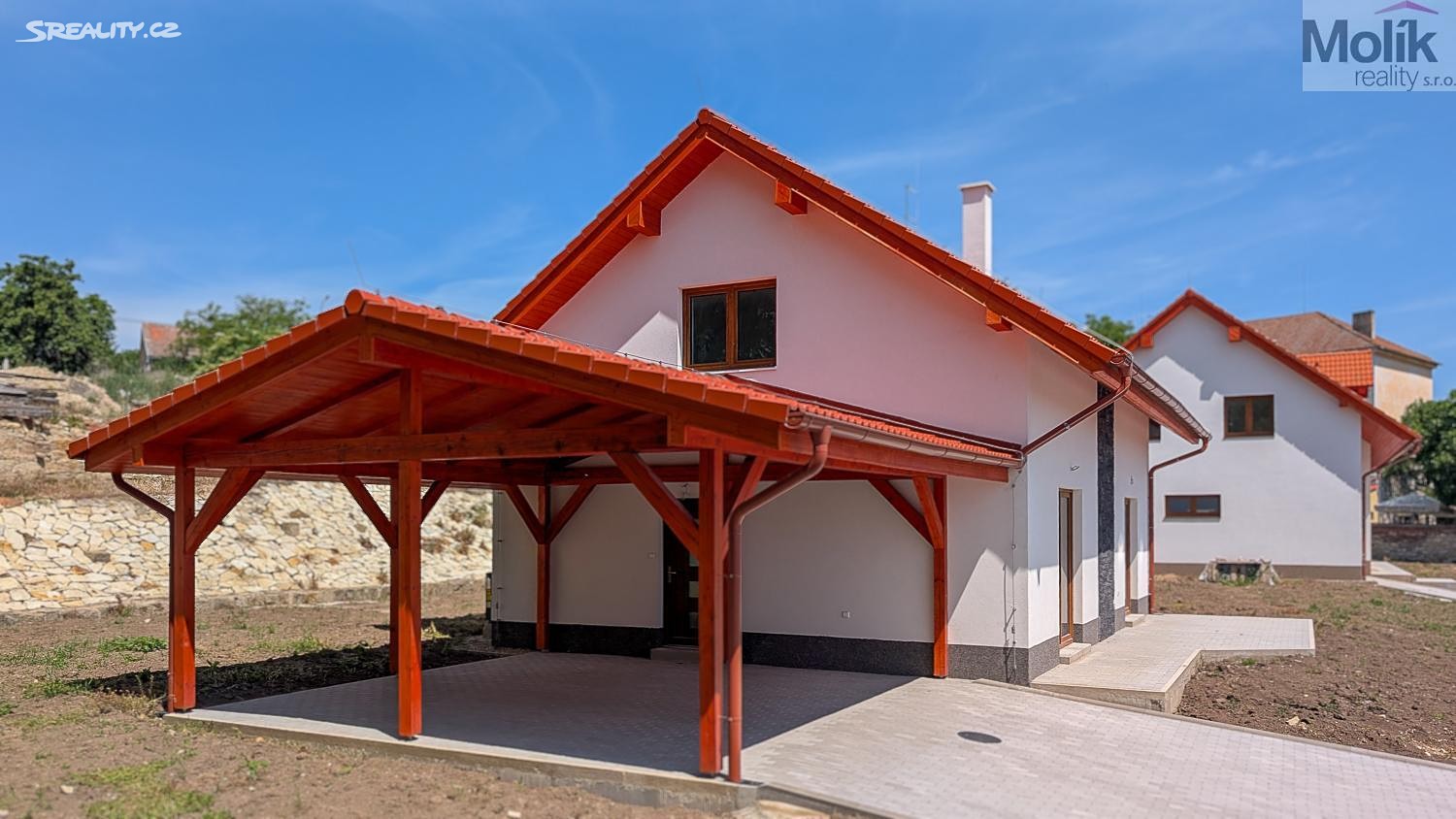 Prodej  rodinného domu 336 m², pozemek 824 m² – pohled 2