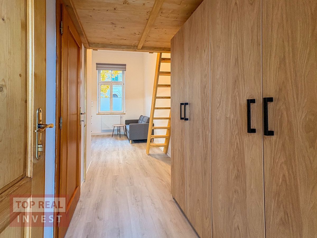Pronájem bytu 1+kk 15 m² – fotografie 2
