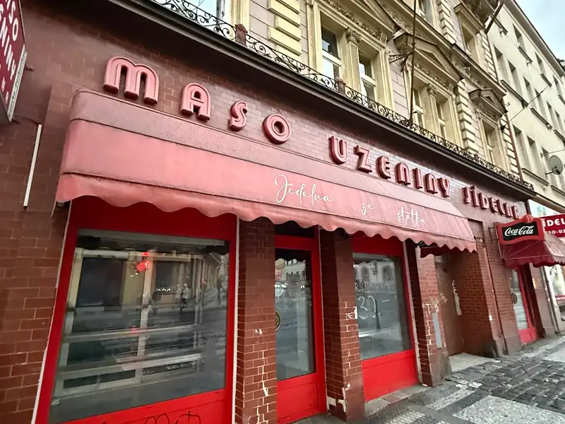 Prodej činžovního domu 960 m², Praha – náhled fotky 2