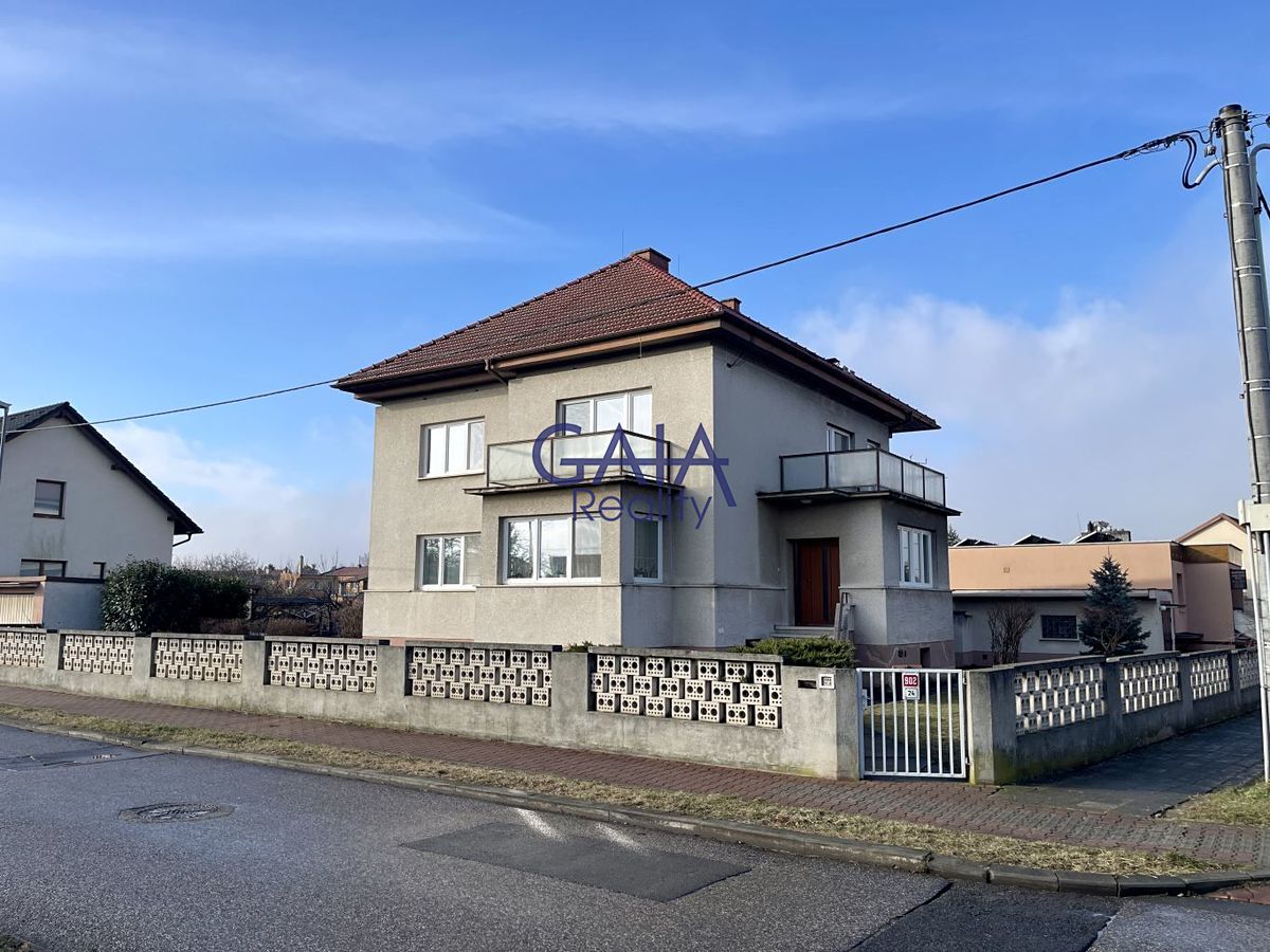 Prodej rodinného domu 230 m², pozemek 1033 m²