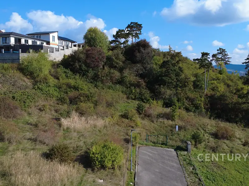 Prodej stavebního pozemku 827 m², Králův Dvůr – náhled fotky 2