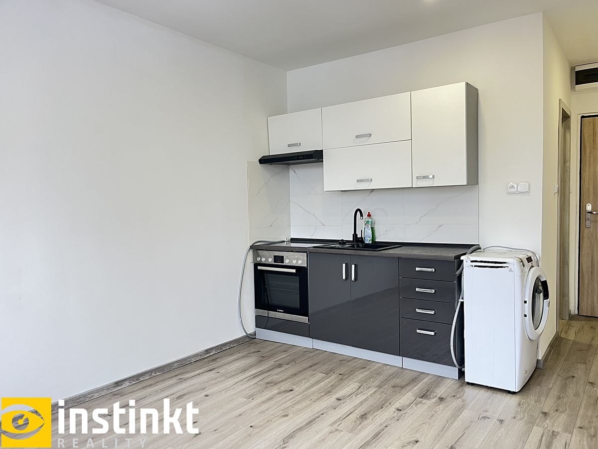 Pronájem bytu 1+kk 28 m² – fotografie 2
