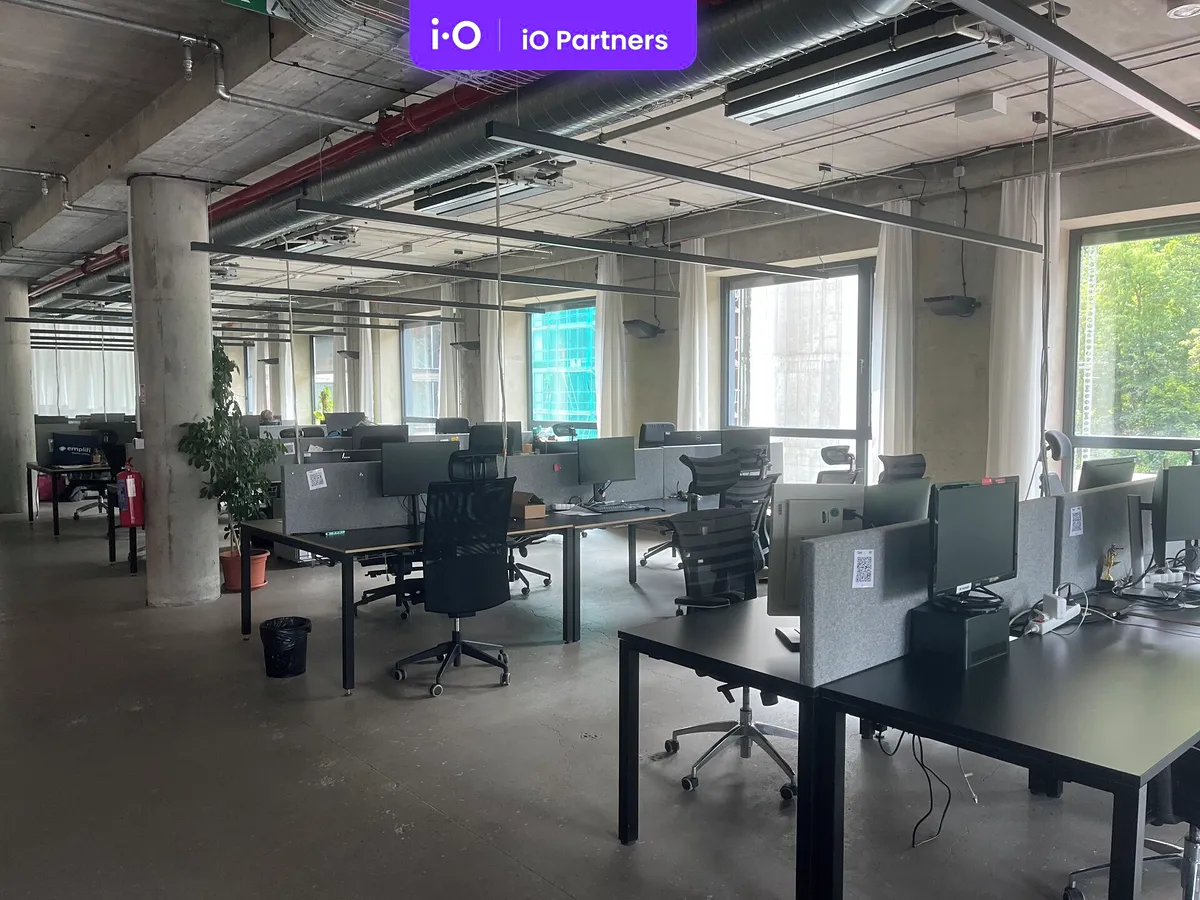 Pronájem kanceláře 1797 m²