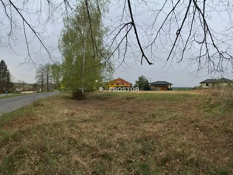 Prodej stavebního pozemku 900 m², Svinaře – náhled fotky 3