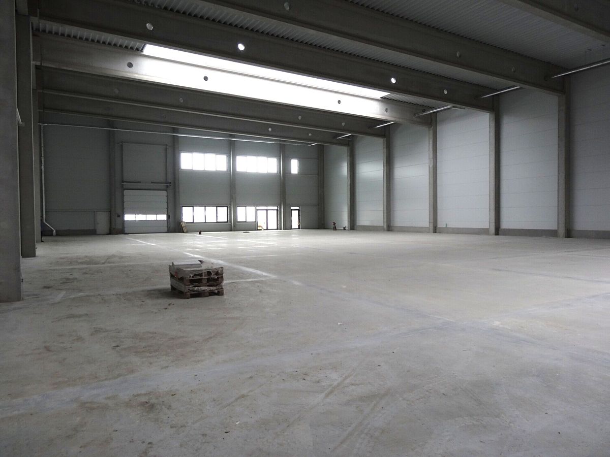 Pronájem skladového prostoru 1800 m² – fotografie 3