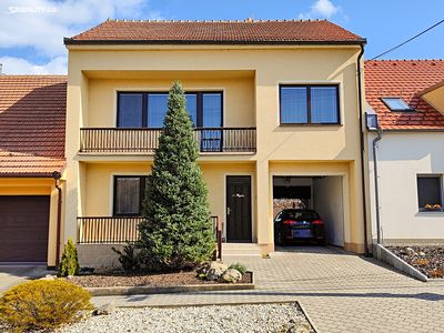 Prodej rodinného domu 191 m², pozemek 1228 m²