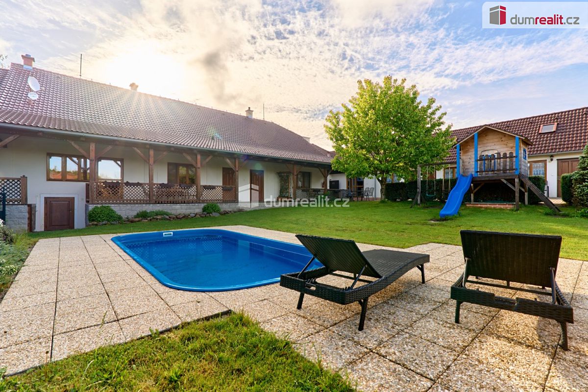 Prodej vily 570 m², pozemek 1109 m²