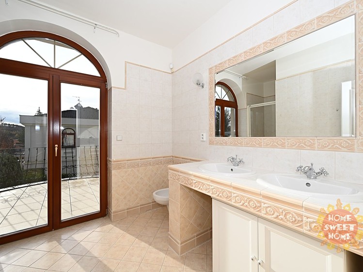 Haus zur Miete, 243 m² (15 von 28)