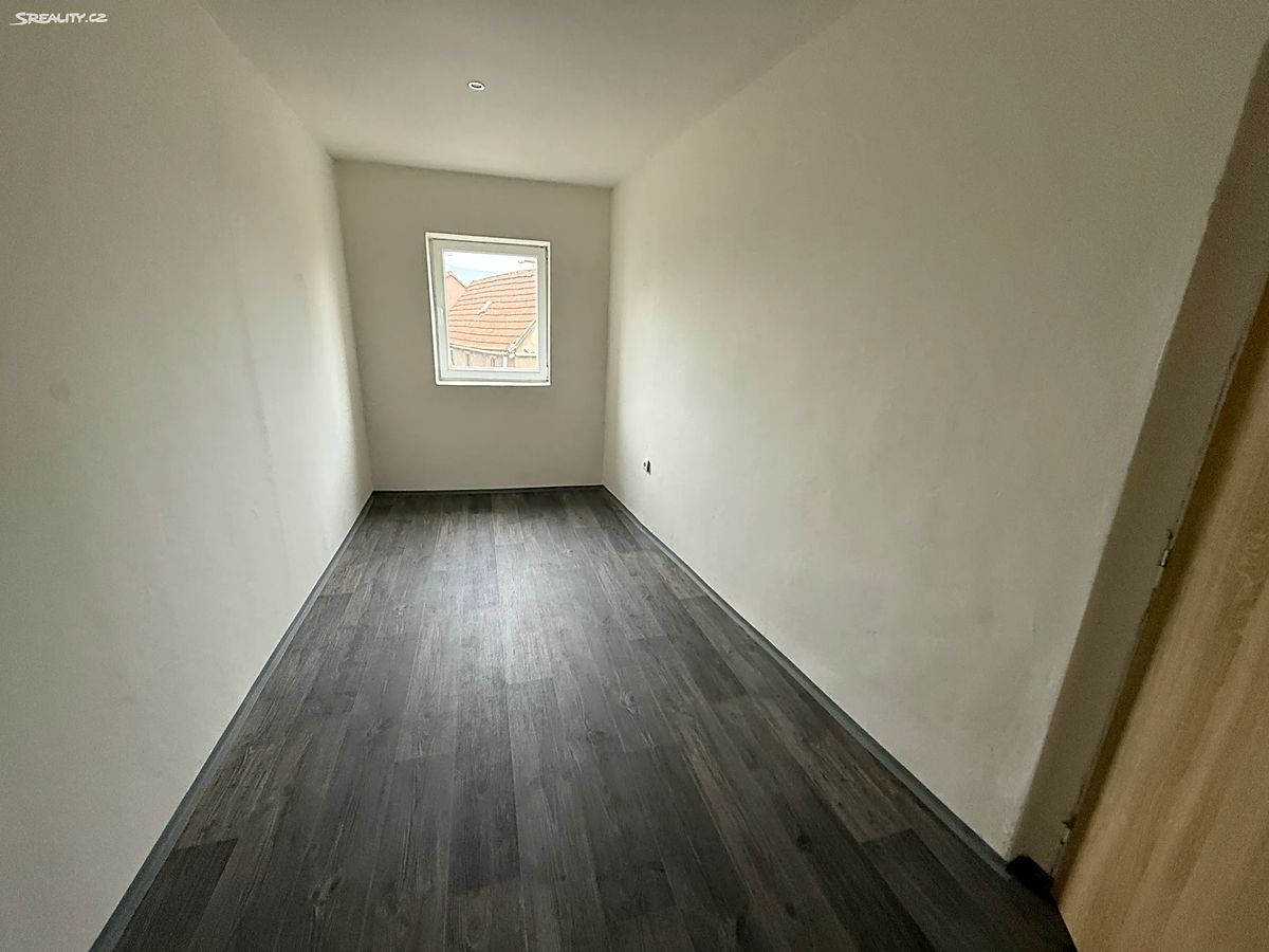 Pronájem bytu 2+1 49 m² – fotografie 3