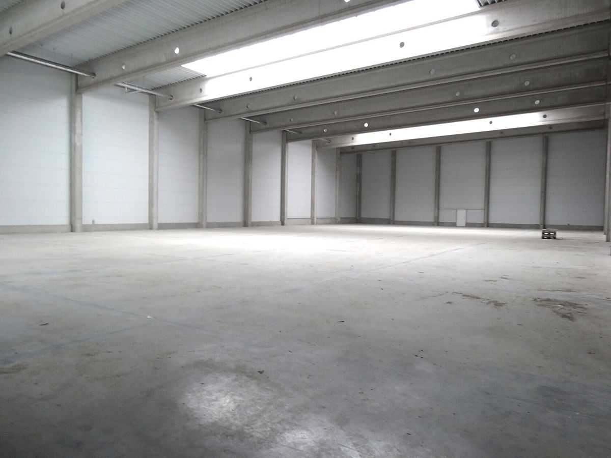Pronájem výrobní haly, prostoru 3600 m² – fotografie 2