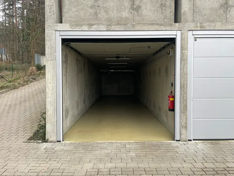 Pronájem garáže 36 m², Písek – náhled fotky 1