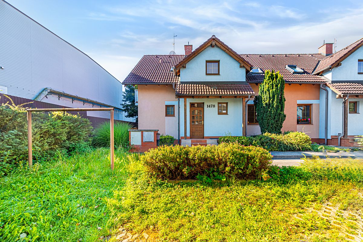 Prodej rodinného domu 219 m², pozemek 352 m²