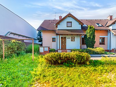 Prodej rodinného domu 219 m², pozemek 352 m²