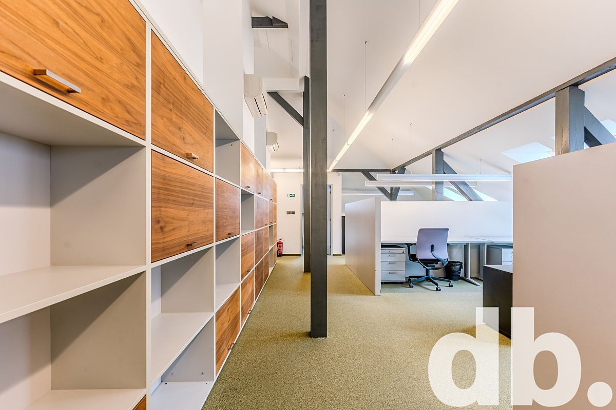 Pronájem kanceláře 190 m² – fotografie 3
