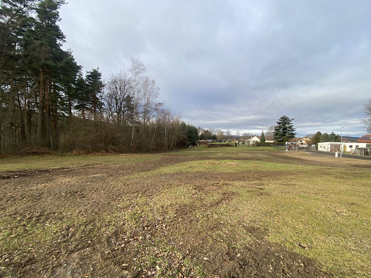 Prodej stavebního pozemku 1007 m² – fotografie 2