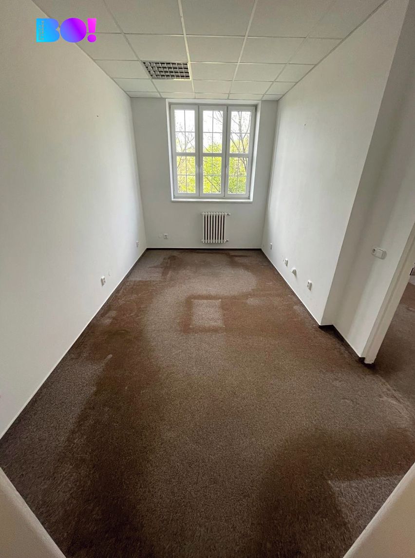 Pronájem kanceláře 40 m² – fotografie 3