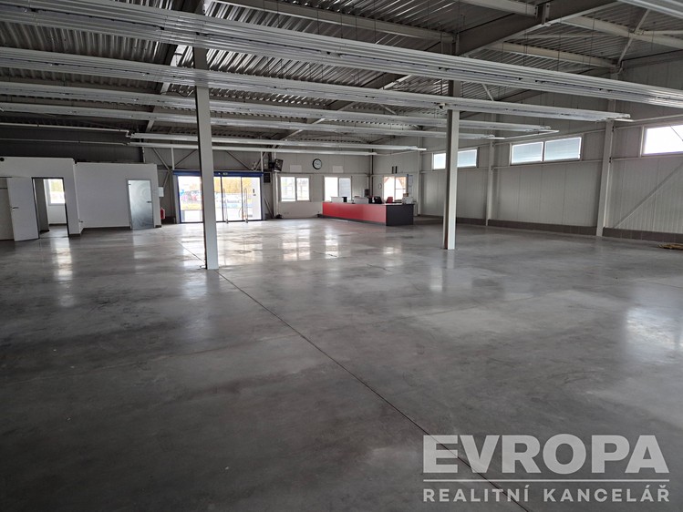 Pronájem komerčního prostoru, 8 400 m² (4 z 16)