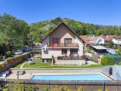 Prodej  rodinného domu 201 m², pozemek 485 m²