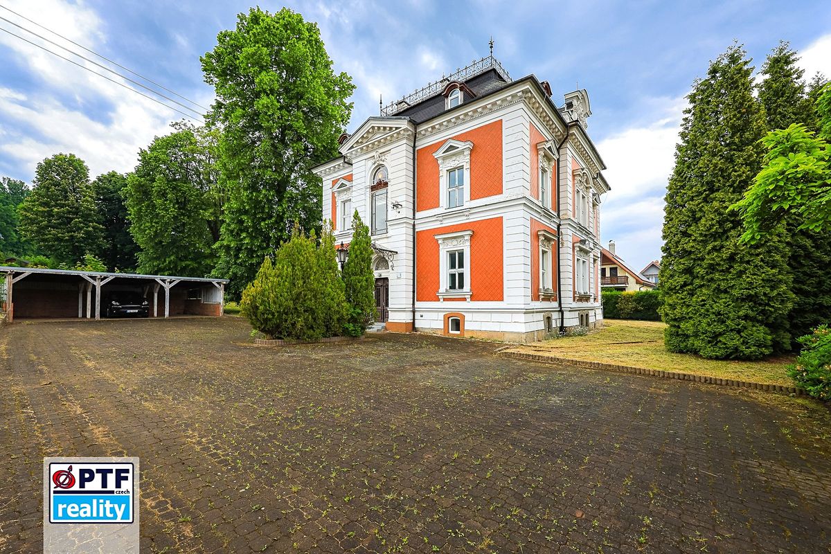 Prodej rodinného domu 763 m², pozemek 4291 m² – fotografie 2