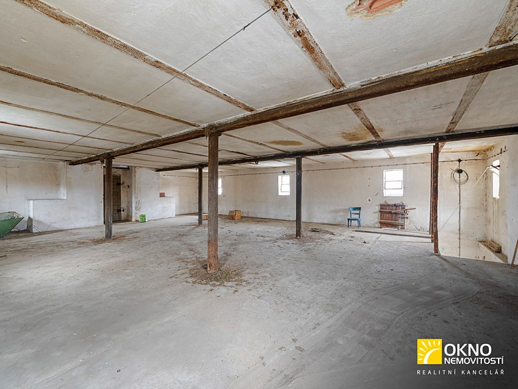 Комерційне приміщення на продаж, 2 125 м² (17 з 20)
