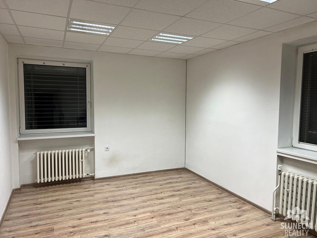 Pronájem kanceláře 64 m² – fotografie 3