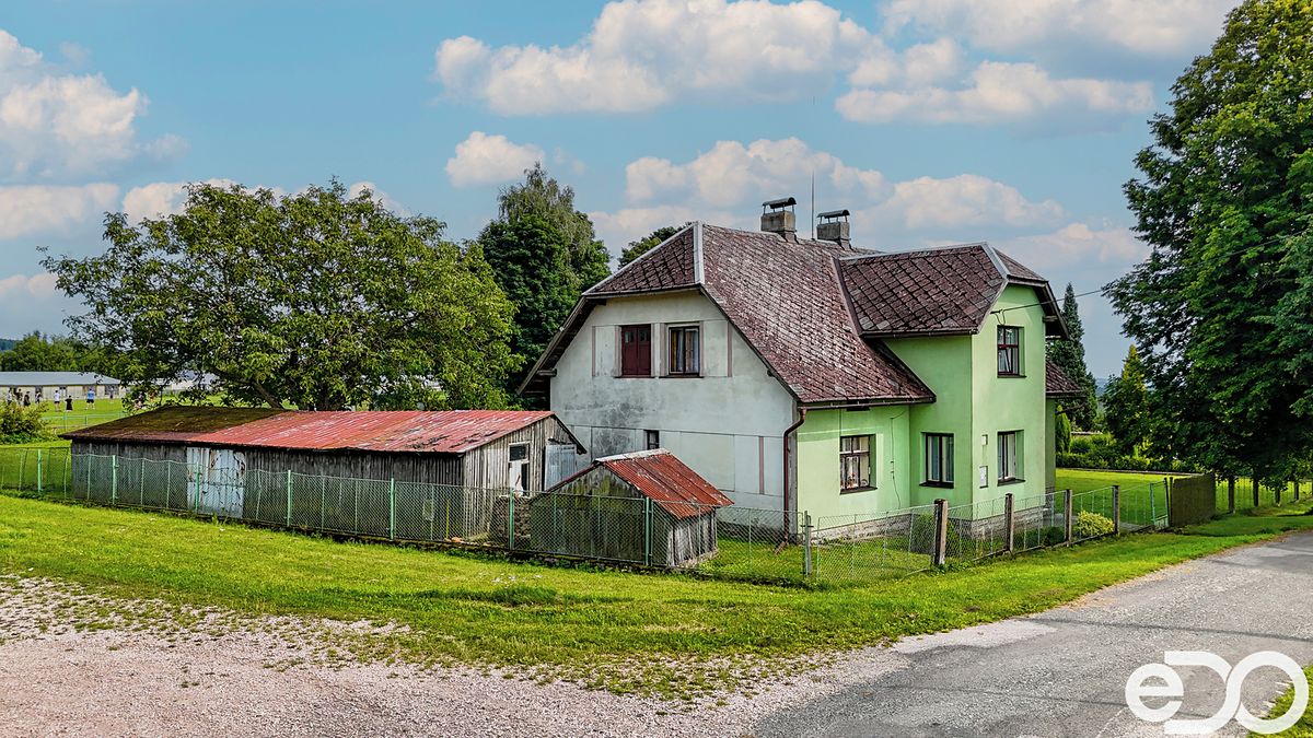 Prodej rodinného domu 253 m², pozemek 1339 m² – fotografie 3