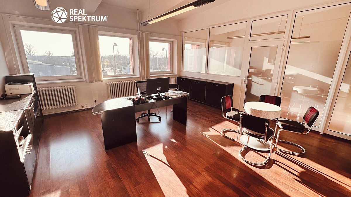 Pronájem kanceláře 453 m² – fotografie 2