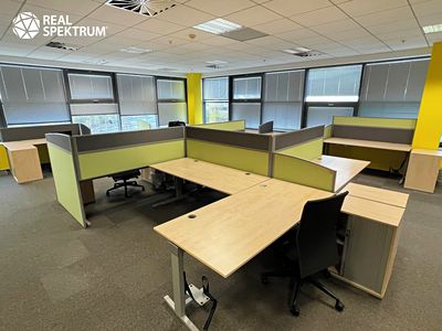 Pronájem kanceláře 936 m²