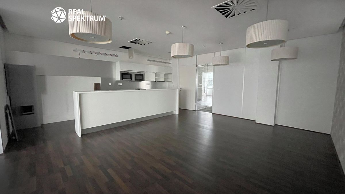 Pronájem kanceláře 829 m² – fotografie 3