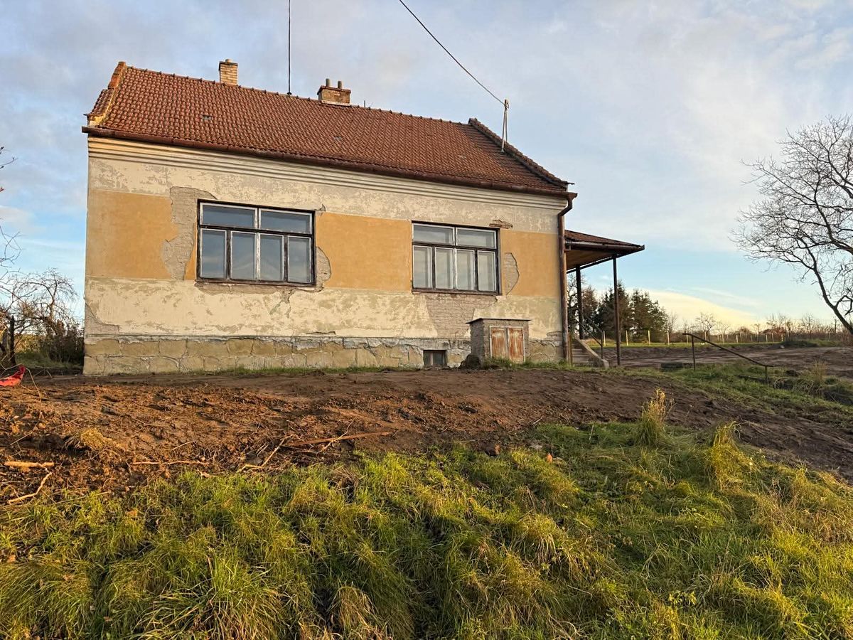 Prodej rodinného domu 120 m², pozemek 460 m² – fotografie 2