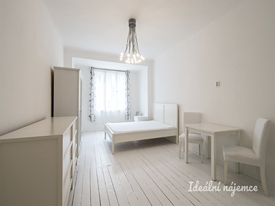 Pronájem bytu 1+kk 28 m²